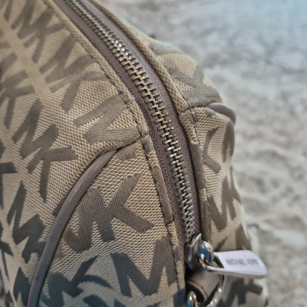 MICHAEL KORS GRAYSON Gray Canvas  Signature Hand/Shoulder Bag - Picture 5 of 8